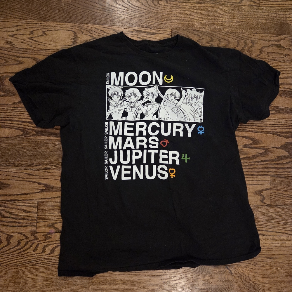 Hot Topic - Sailor Moon - Black And White Graphic Tee - Large
